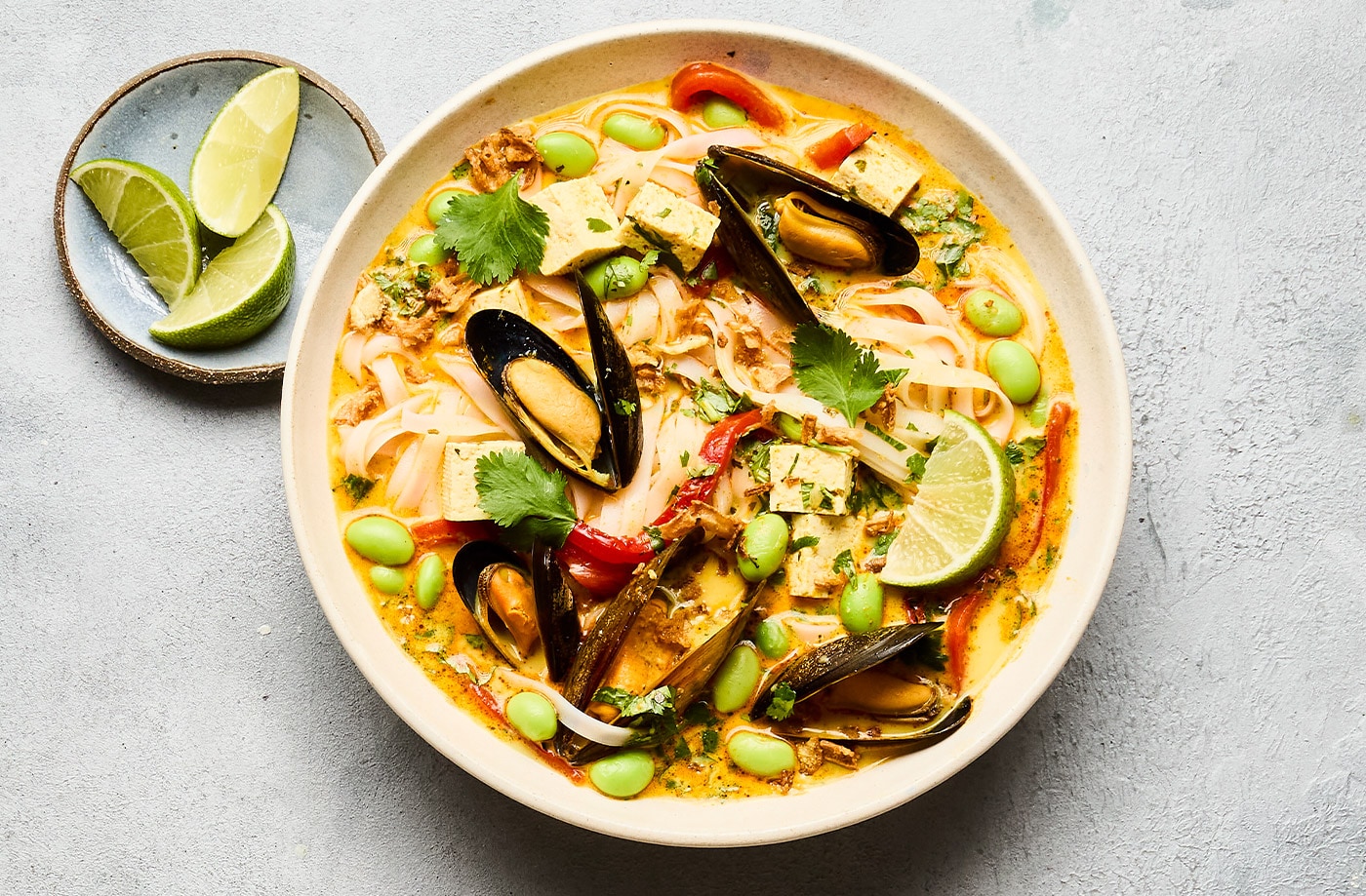 Mussel and tofu laska