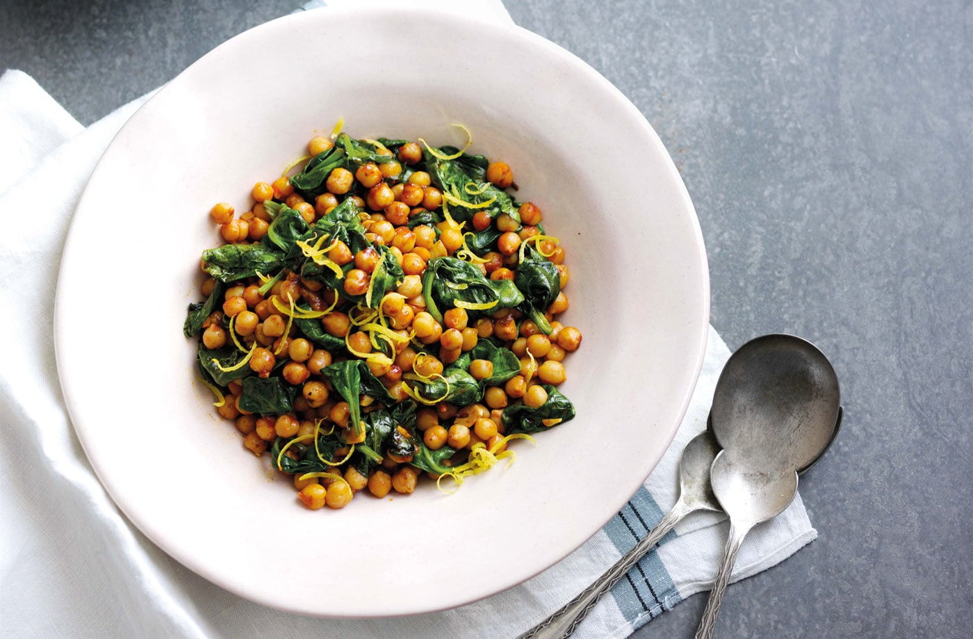 Warm chickpeas with spinach and harissa