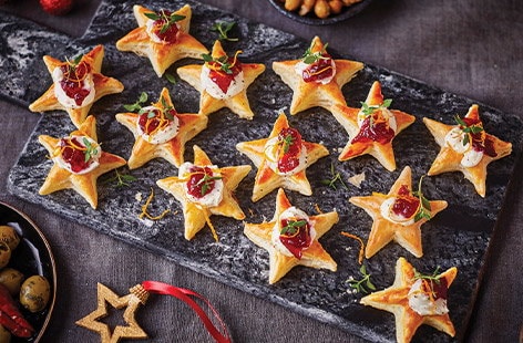 Image of "Cranberry and cream cheese stars"