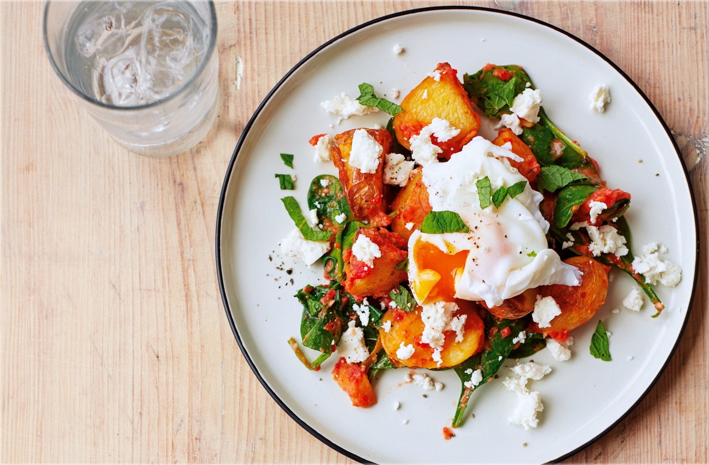 Red pepper and spinach hash
