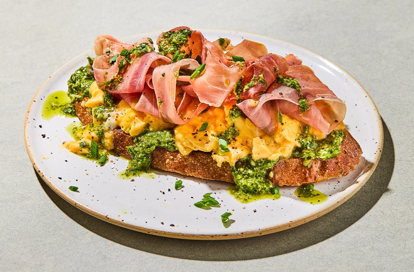 1400x919_Parma-ham-&-scrambled-egg-on-toast