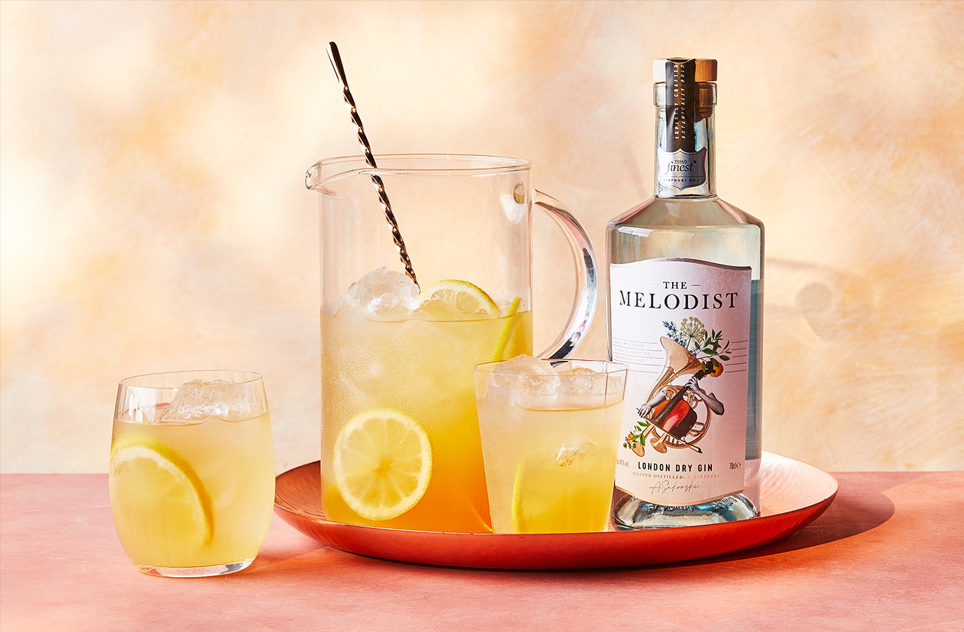 Gin and lemon iced green tea