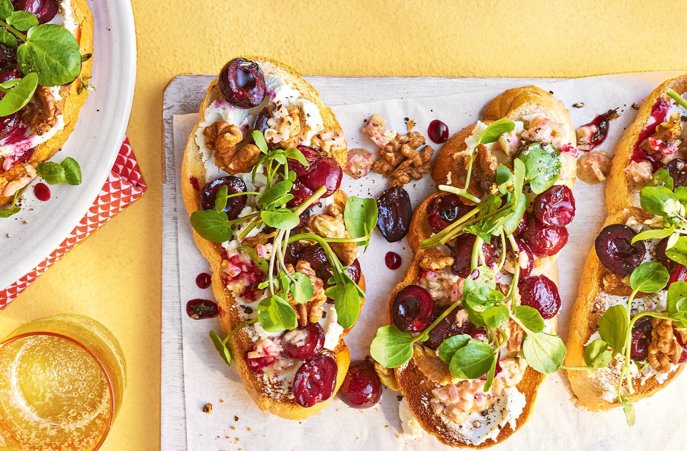 Roasted cherry and goat's cheese toasts