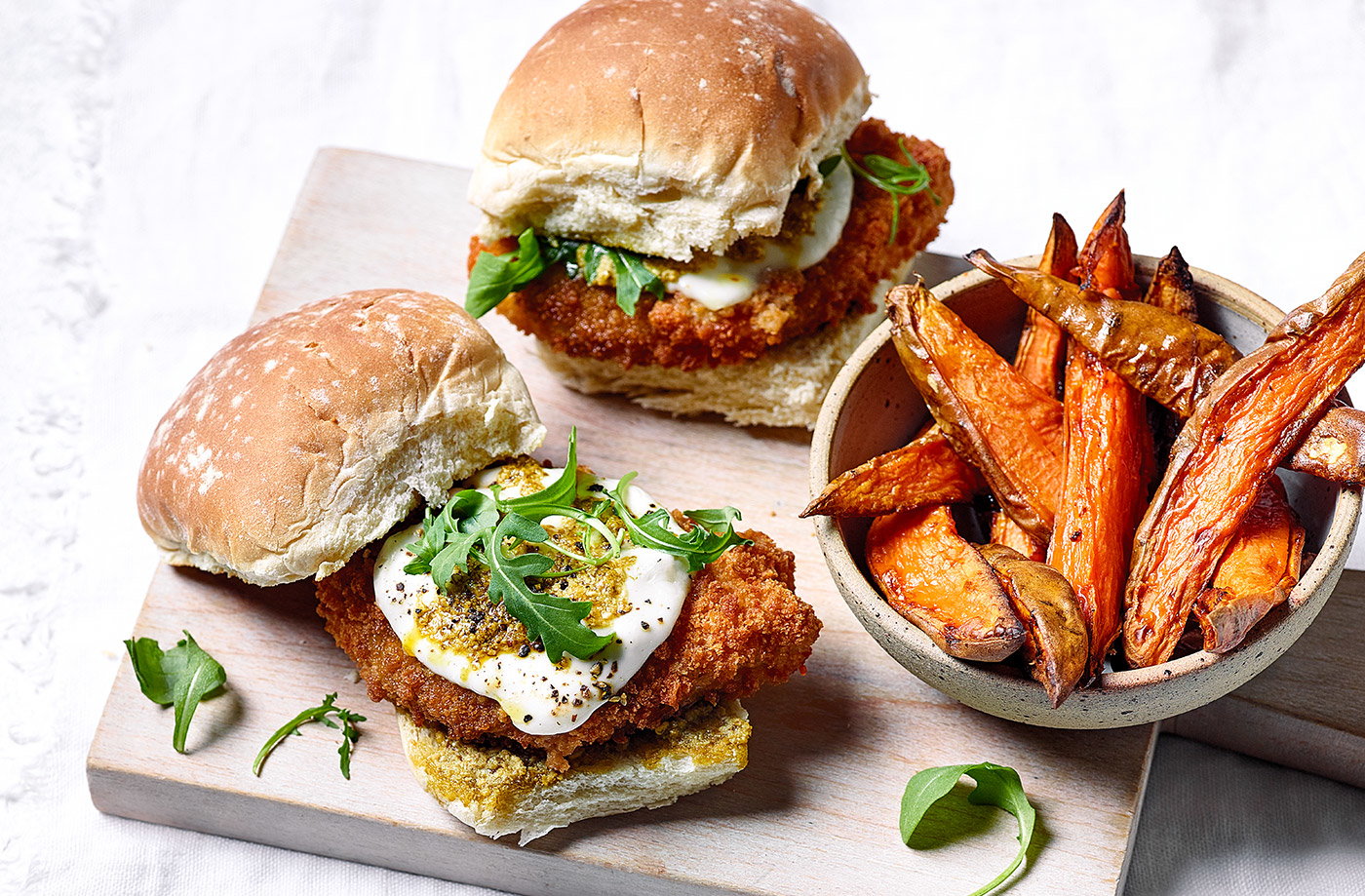 Crispy chicken burgers