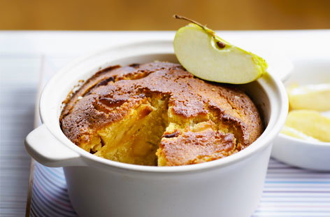 Apple pound cake