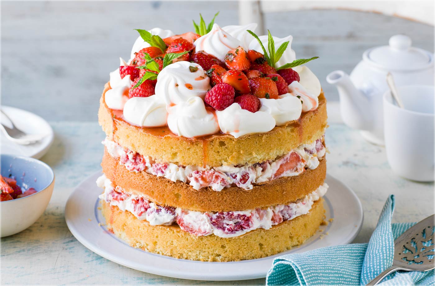 Eton mess cake