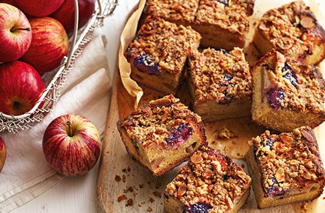 Image of "Apple and blackberry crumble cake"