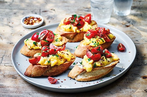 Image of "Scrambled egg baguette toasts"