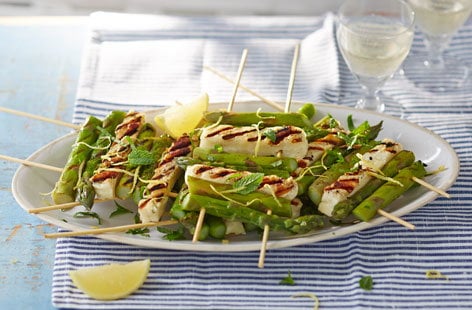 Image of "Asparagus and halloumi skewers"