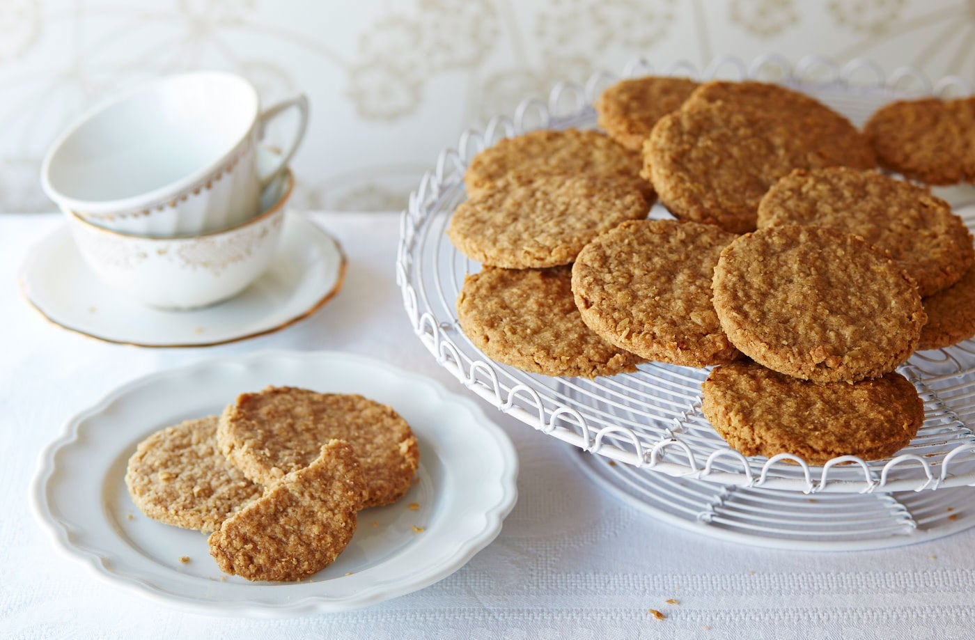 Gluten-free oat biscuits