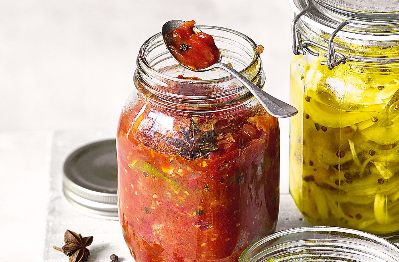 Spicy tomato relish