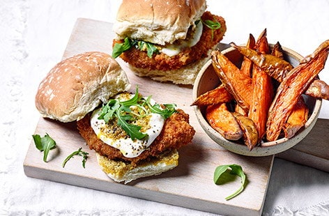 Image of "Crispy chicken burgers"