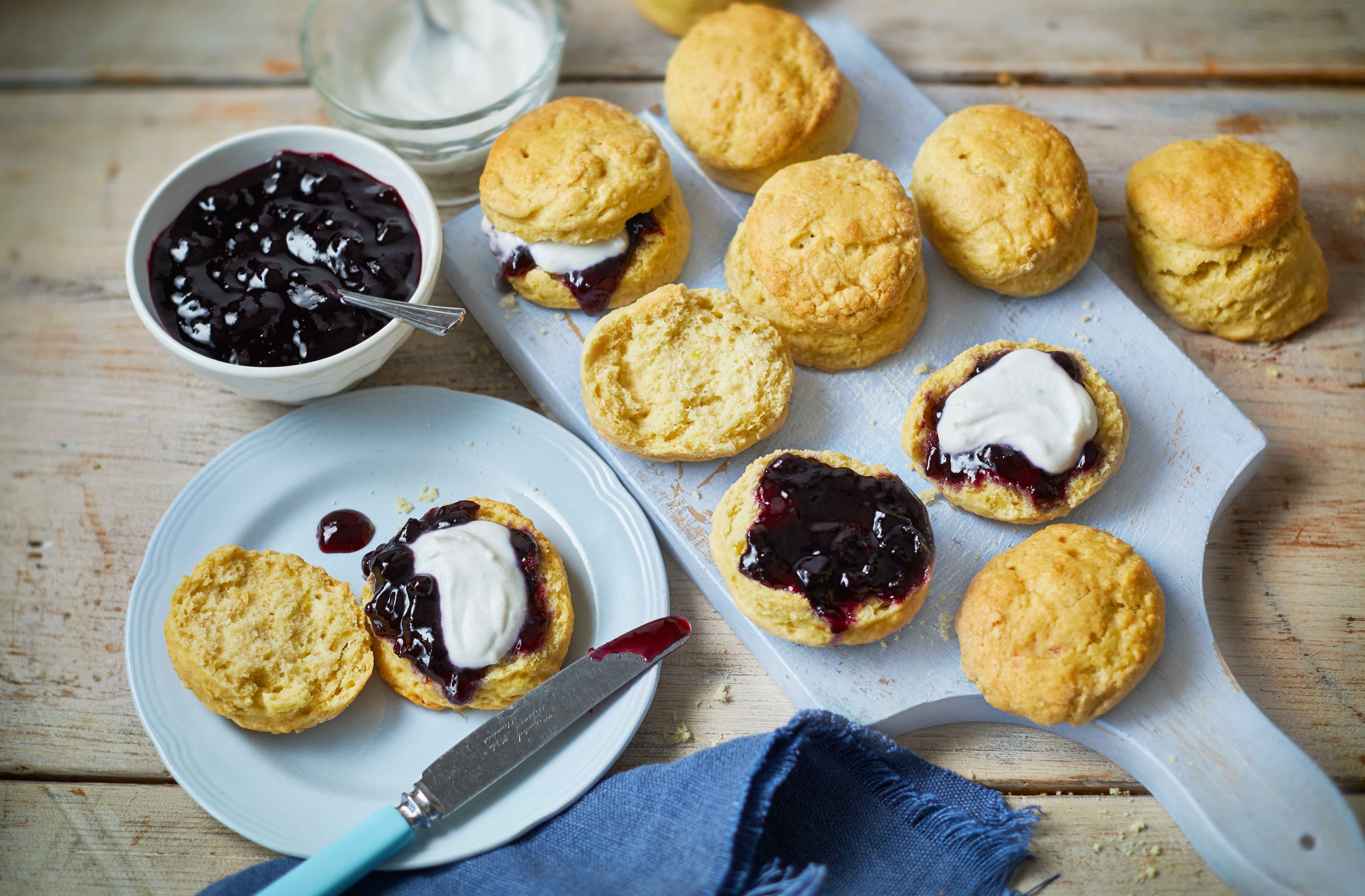 Vegan scones with lemon and coconut cream
