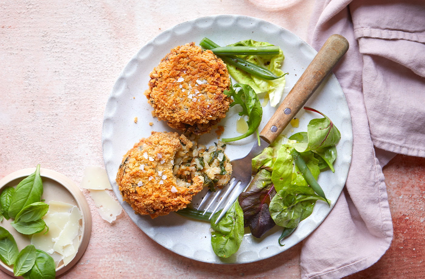Cheesy pearl barley cakes