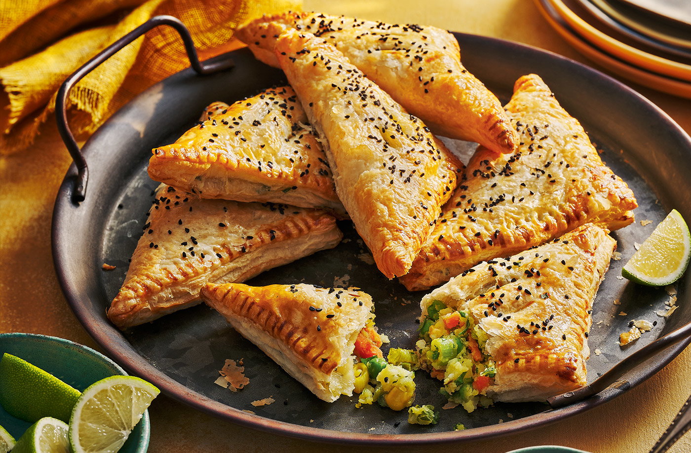Vegetable samosa puffs