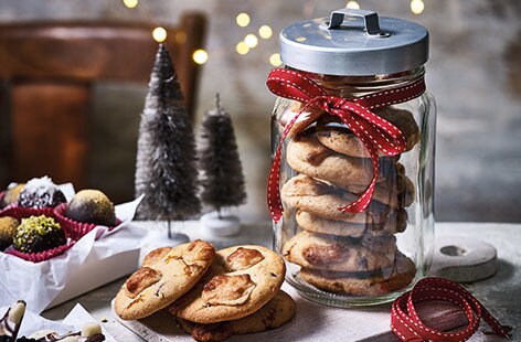 Image of "Marzipan chocolate chip cookies"