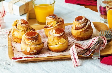 Image of "Apricot-almond cruffins"
