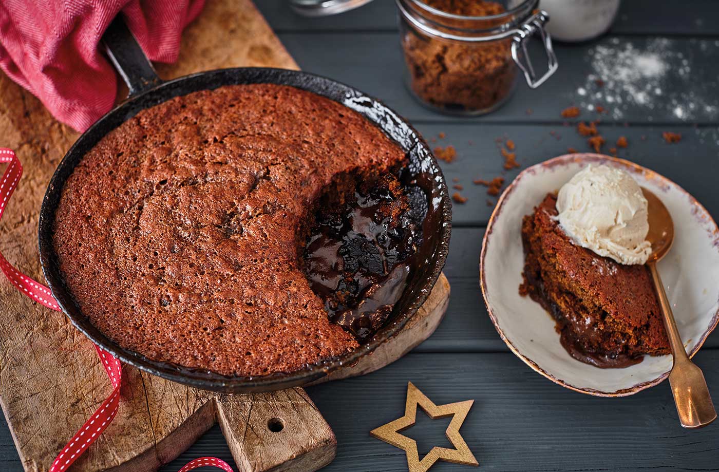Self-saucing date and caramel pudding