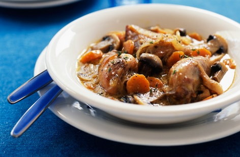 Image of "Chicken fricassee with mushrooms and carrots"