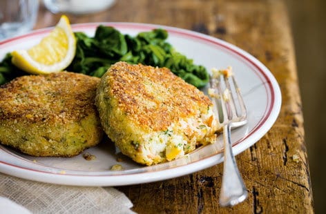 Image of "Oat-crusted fishcakes"