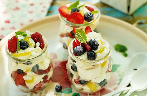 Image of "Eton mess jars"