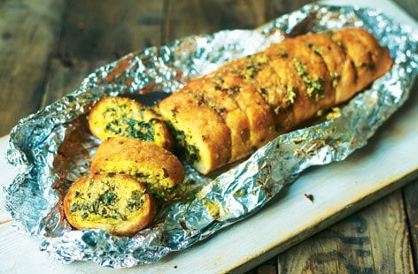 Image of "Garlic pesto bread"