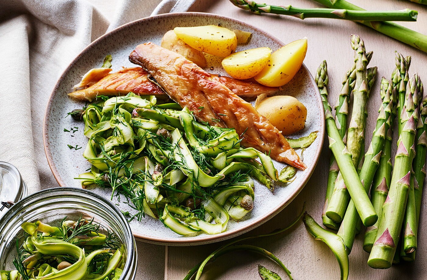 Quick pickled asparagus