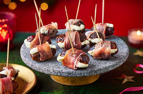 Image of "3-ingredient stuffed dates"