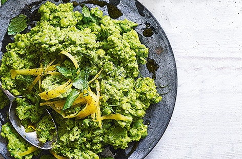 Smashed peas with mint and lemon oil