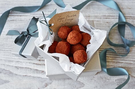 Image of "Vegan chocolate and orange truffles"