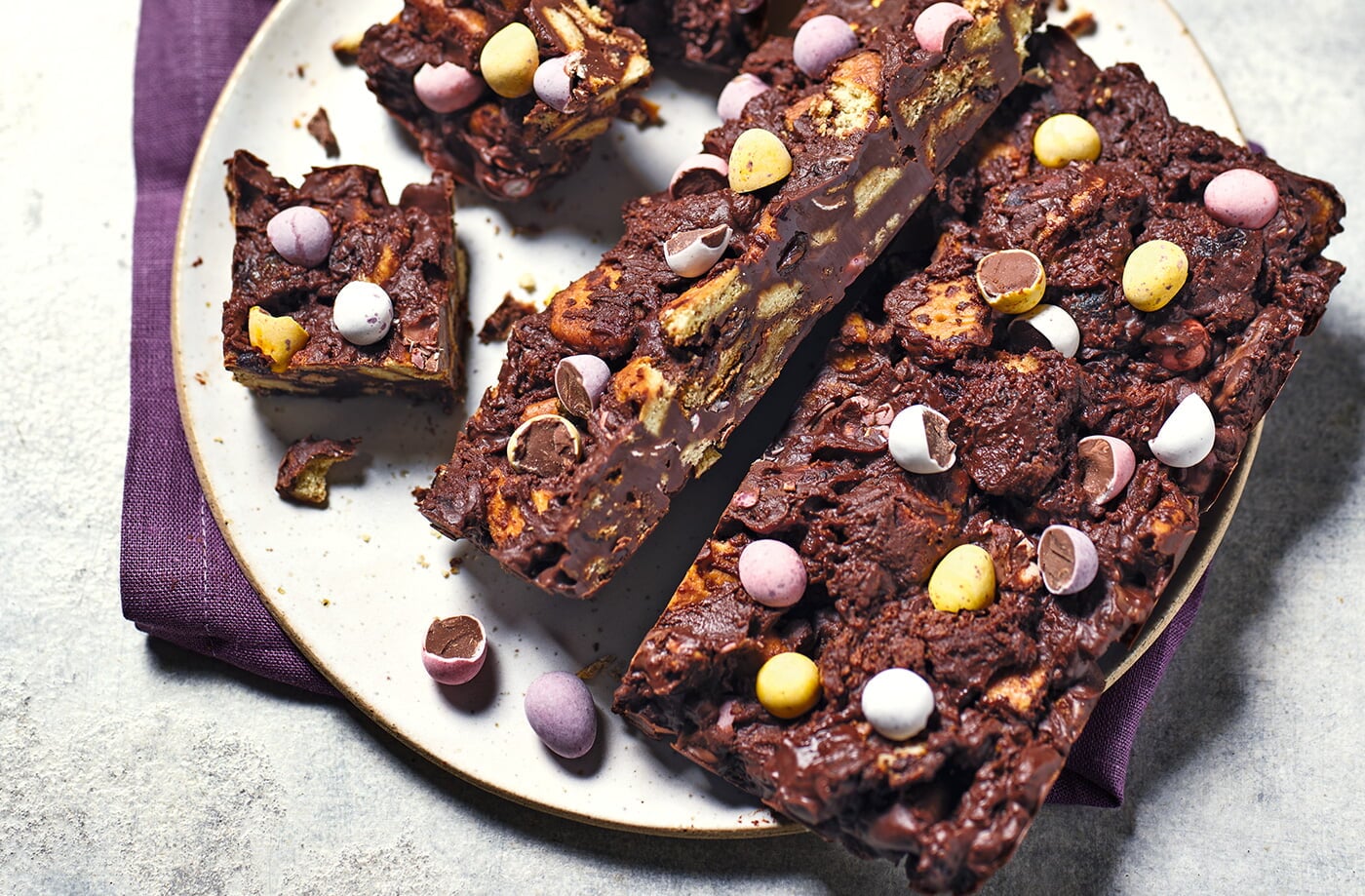 Hot cross bun rocky road