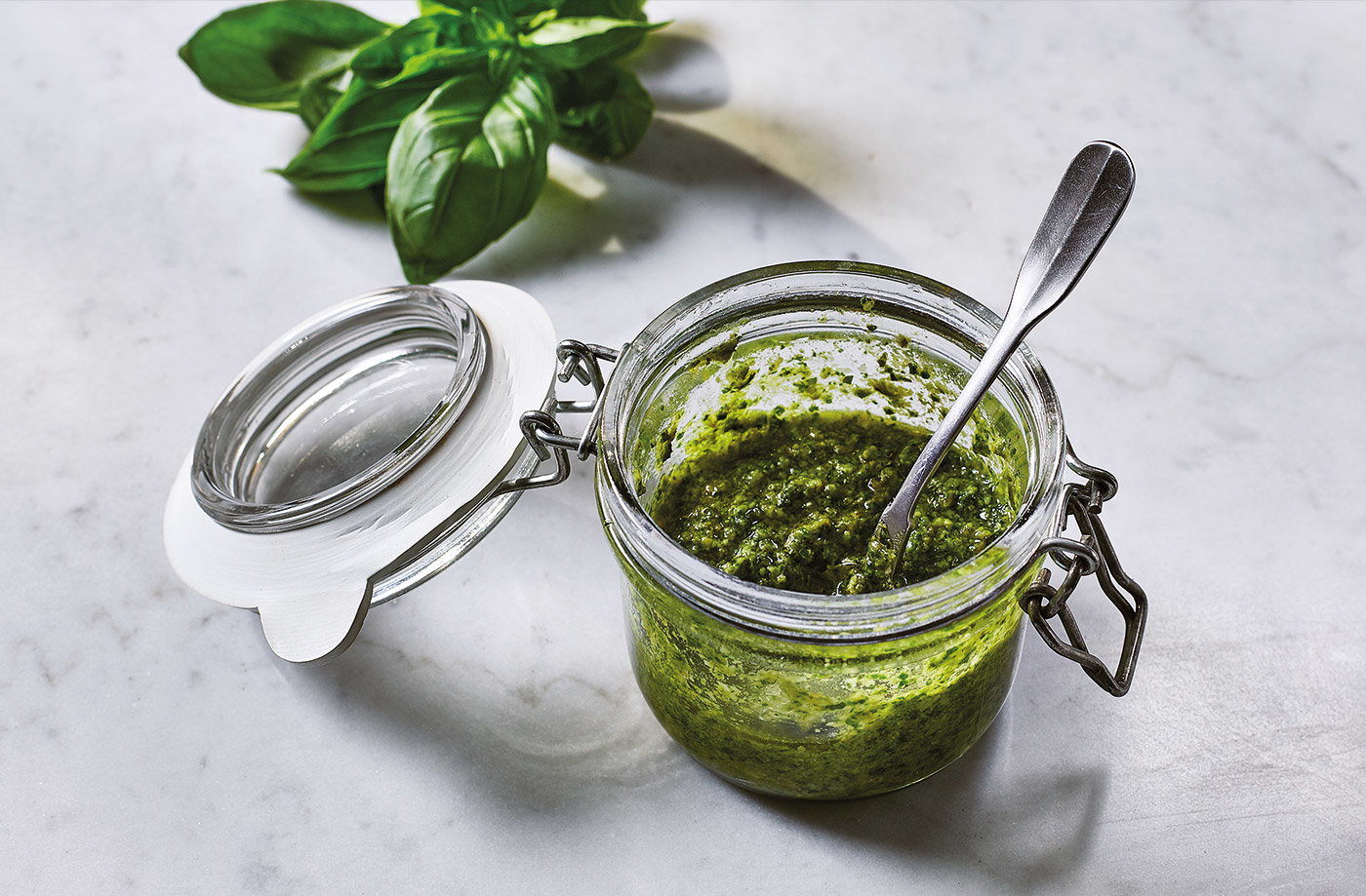 Classic pesto