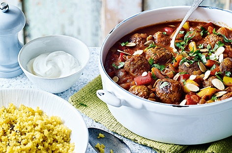 Image of "Moroccan meatball tagine with bulgur wheat "