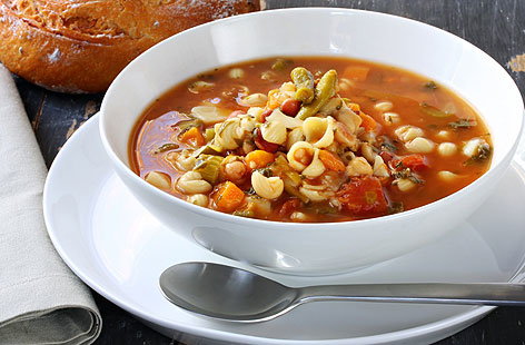 Image of "Minestrone soup with green pesto"