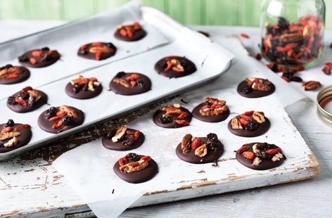 Image of "Nutty chocolate nibbles"