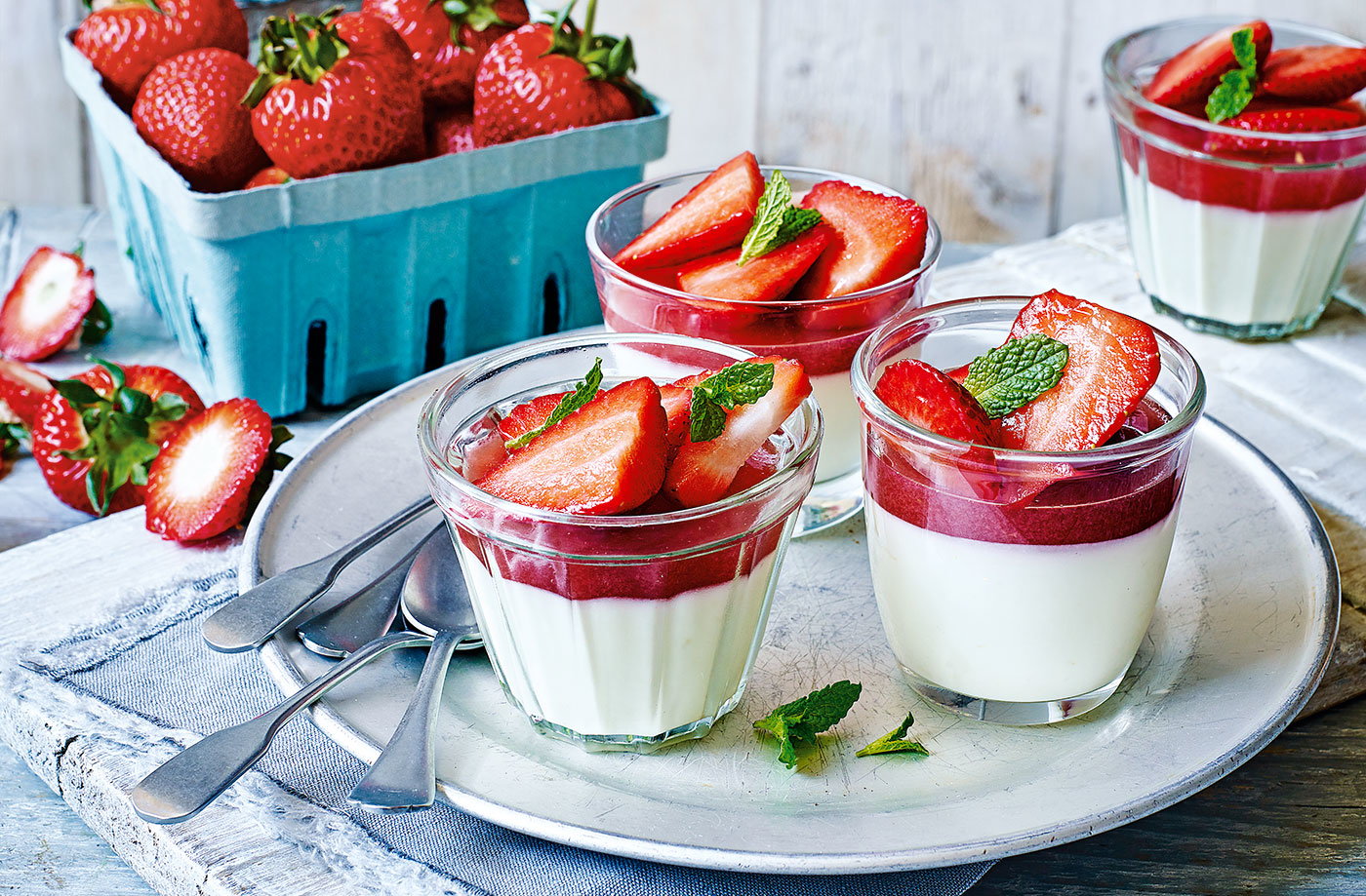 Strawberry jelly panna cottas