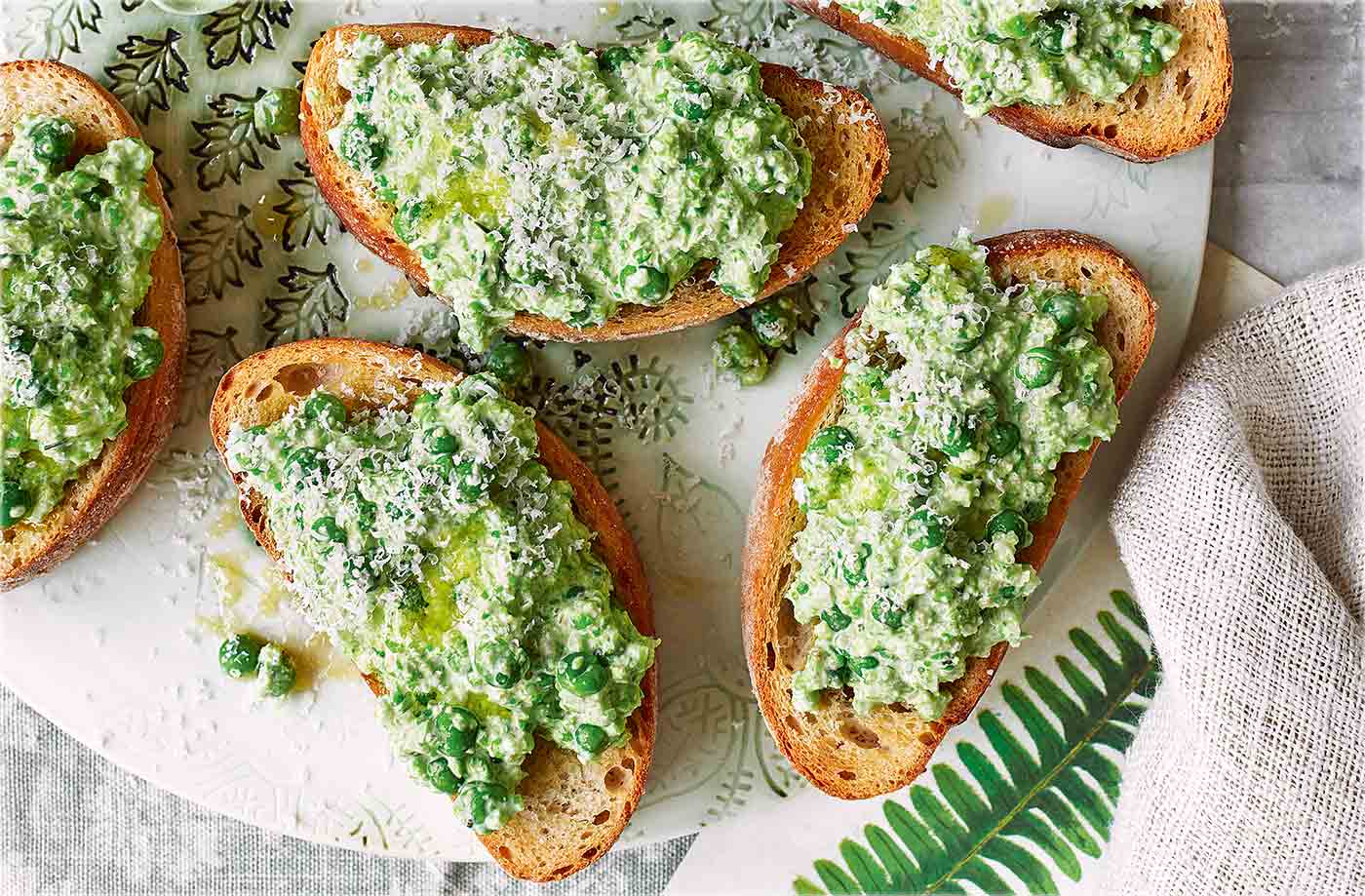 Smashed pea bruschetta
