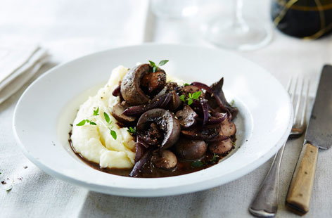 Image of "Kidneys in red wine and mushroom sauce"