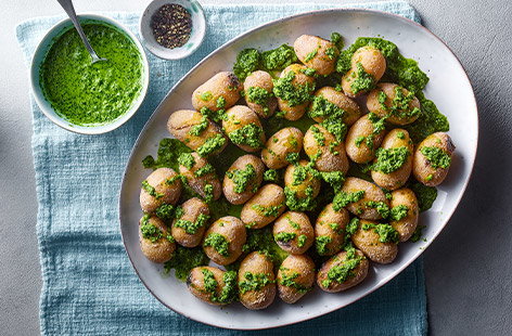 Image of "Salt-crusted potatoes with green sauce"