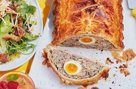 Image of "Sausage and egg picnic pie"