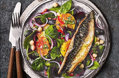 Image of "Orange and mackerel salad"