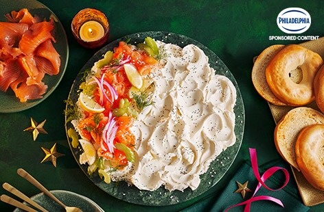Image of "Smoked salmon and cream cheese board"