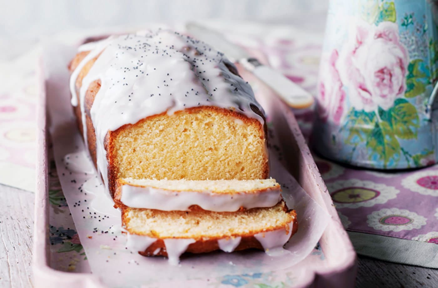 Lemon drizzle cake