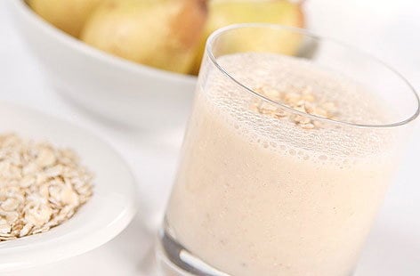 Image of "Pear, banana, oat and honey breakfast smoothie"