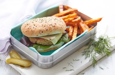 Image of "Mackerel burger with sweet potato chips"