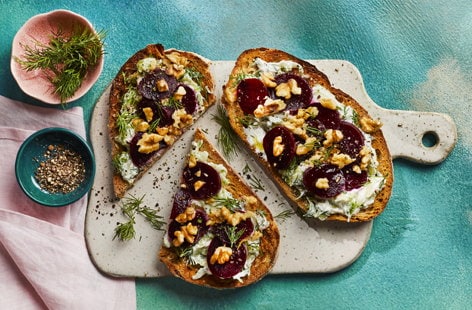 Image of "Beetroot rye toasts with dill and cucumber yogurt"