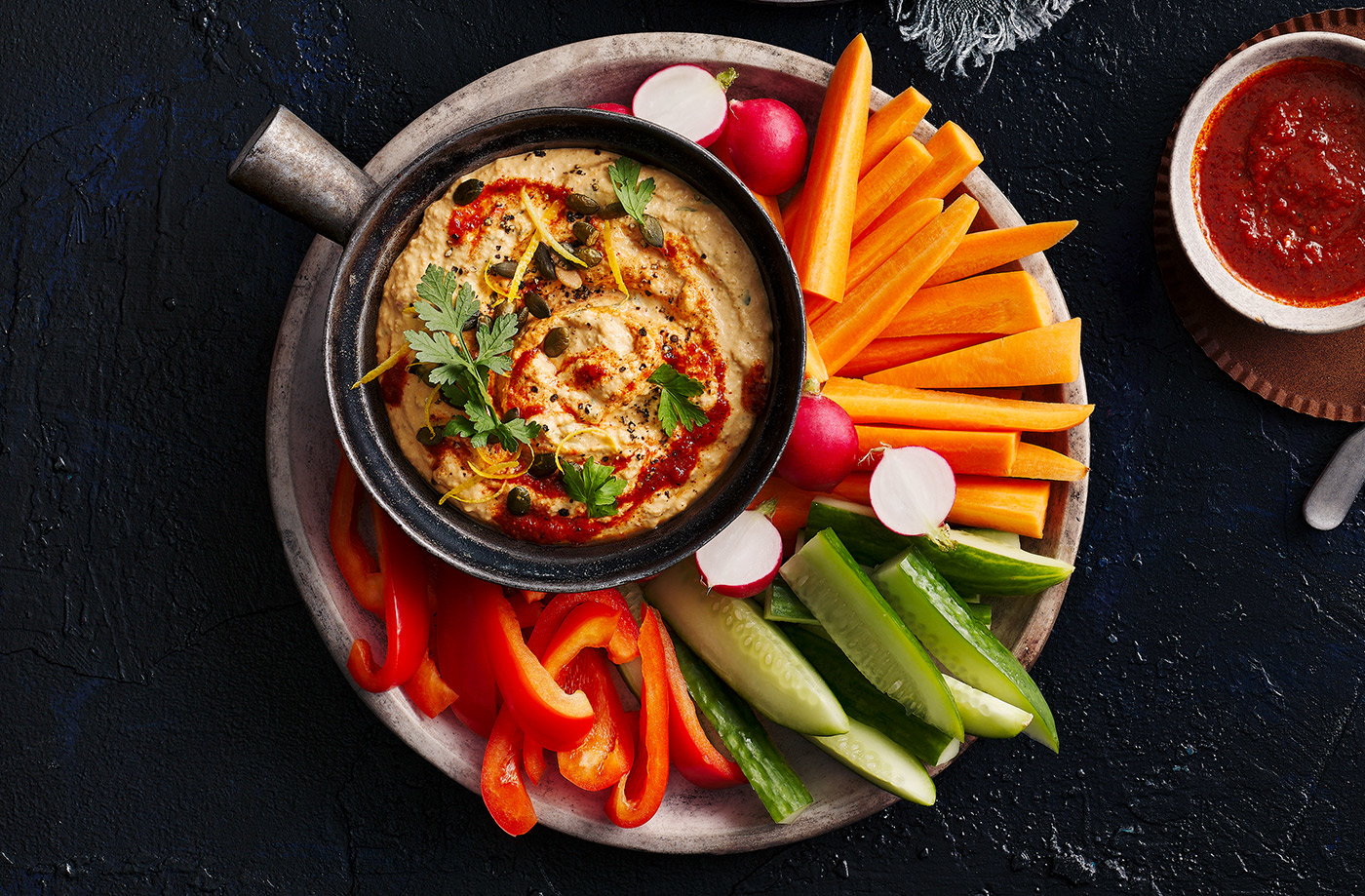 Harissa-spiced red pepper houmous