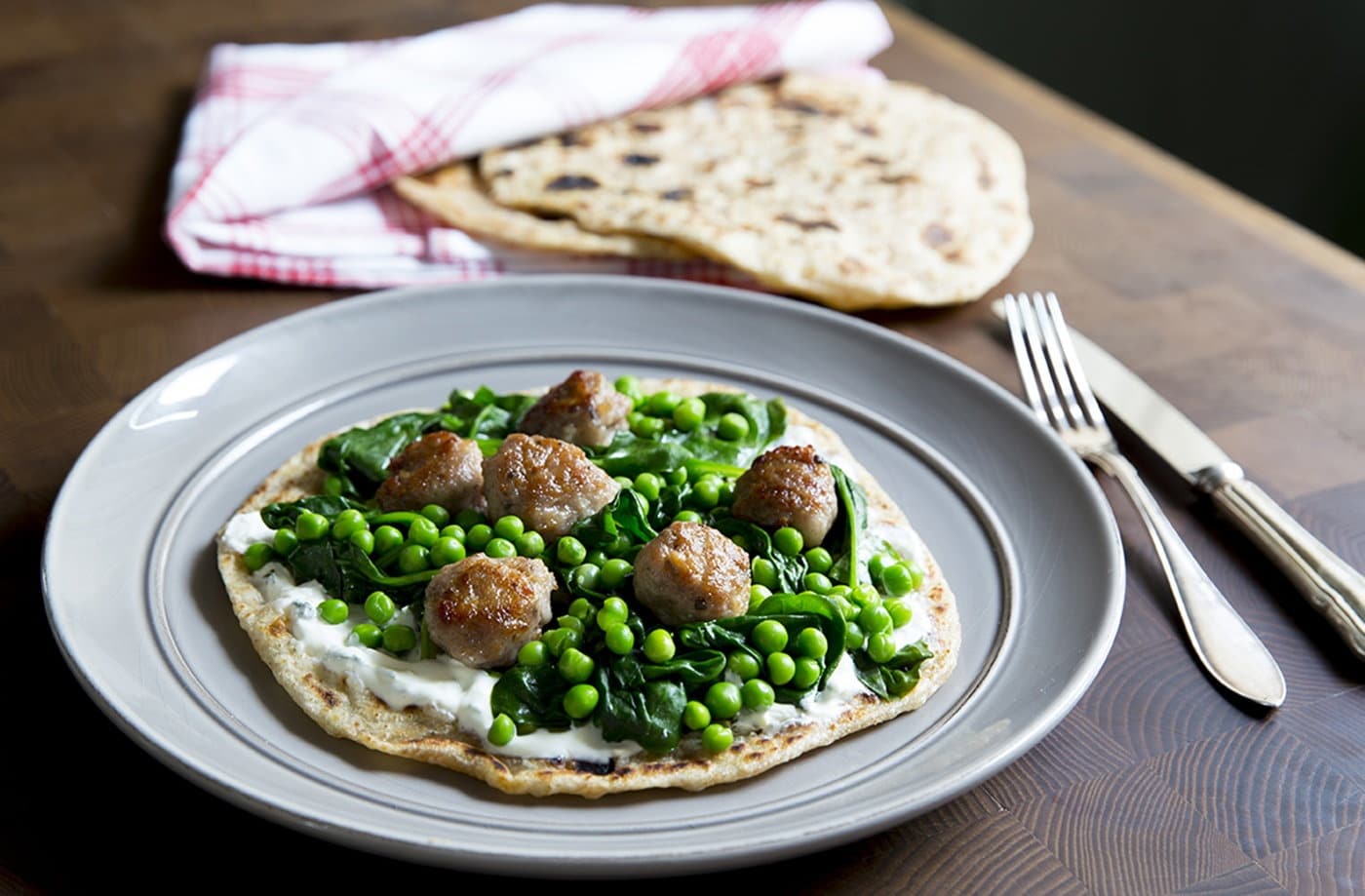 Flatbread with mini pork meatballs