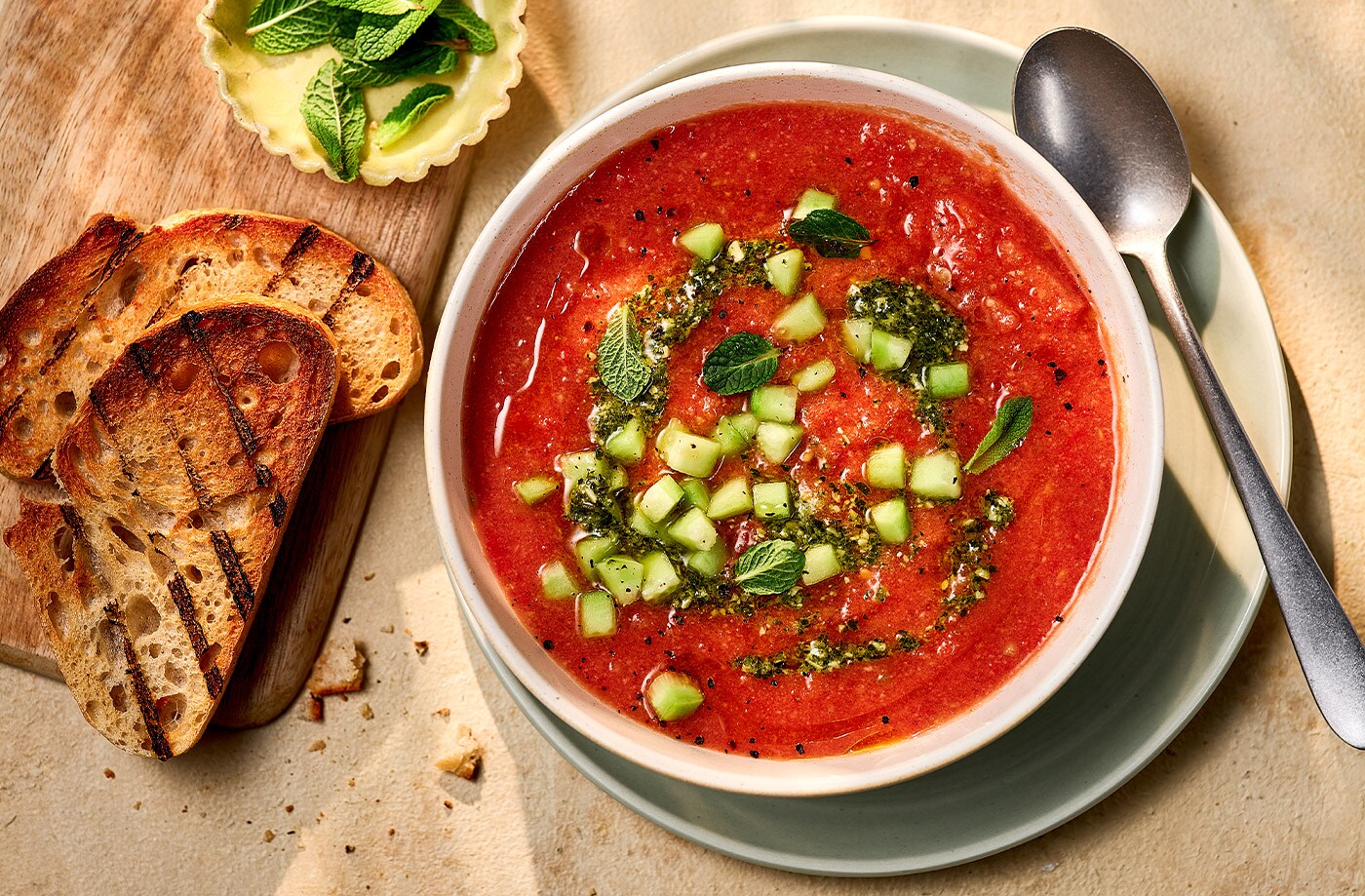 1400x919_Easy-gazpacho