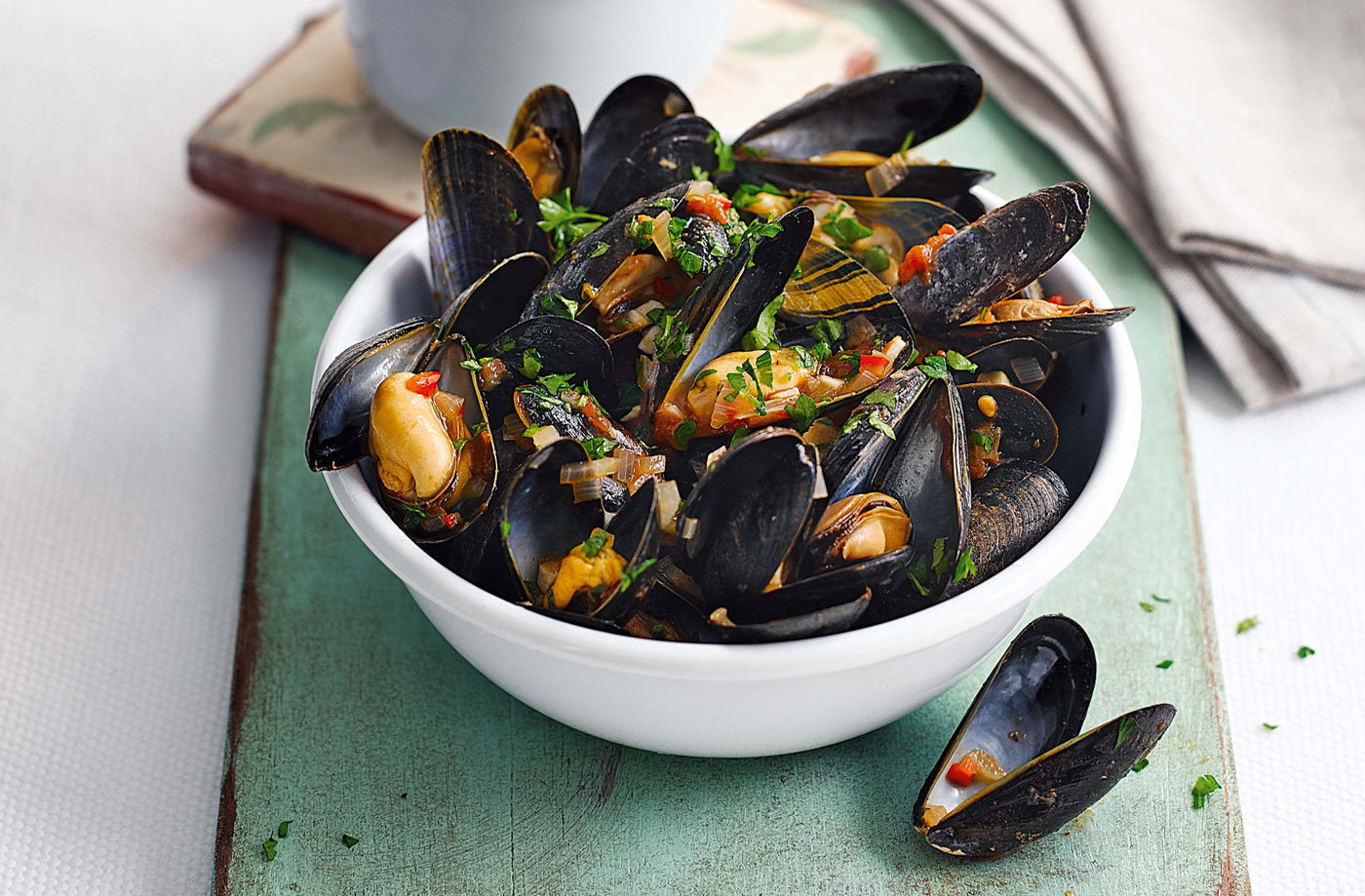 Chilli mussels and chips